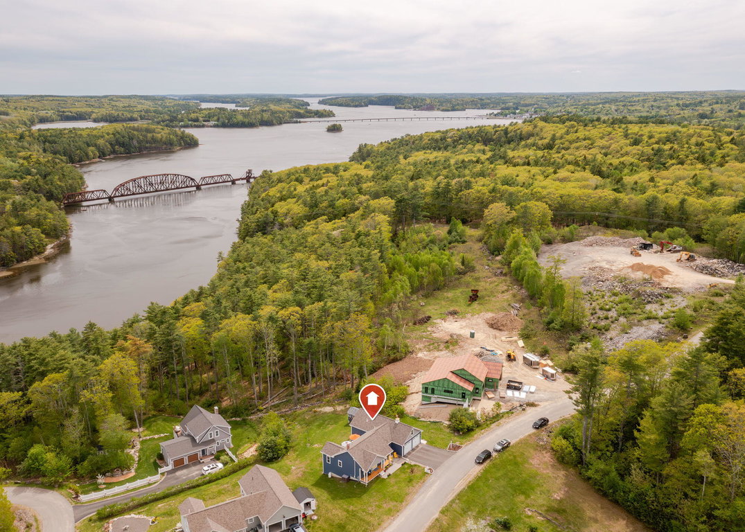 67 River Point Road Wiscasset