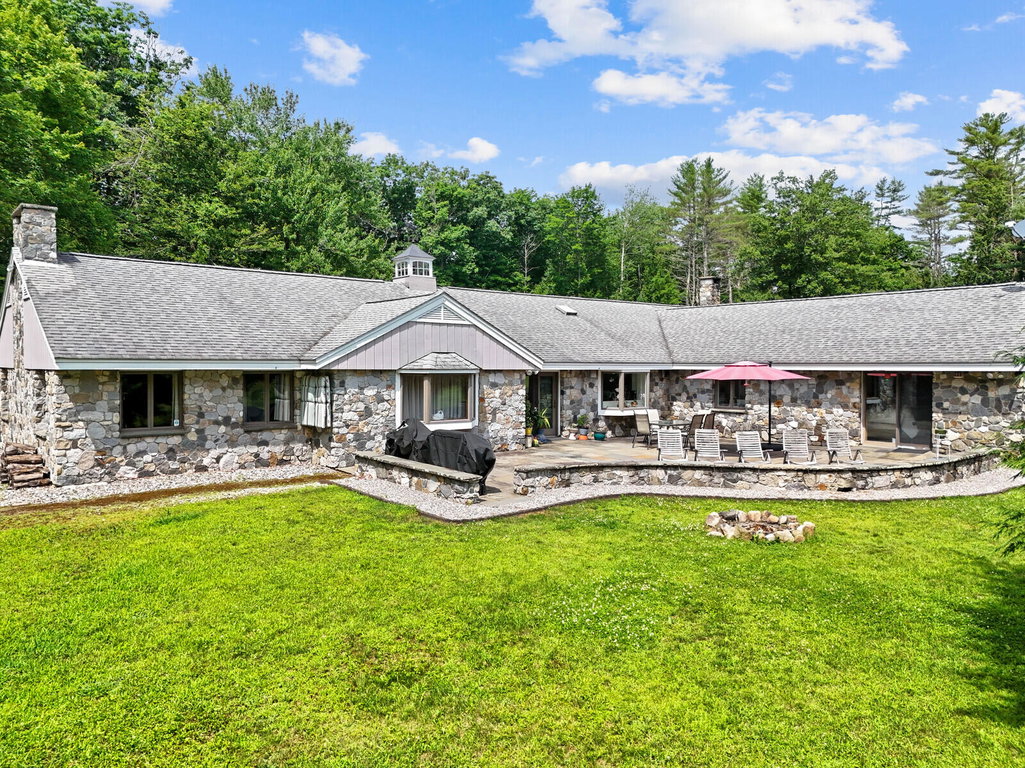 16 Davis Point Road Wayne