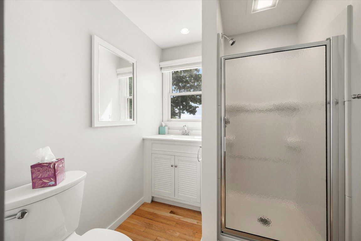 17-Bathroom, Laundry