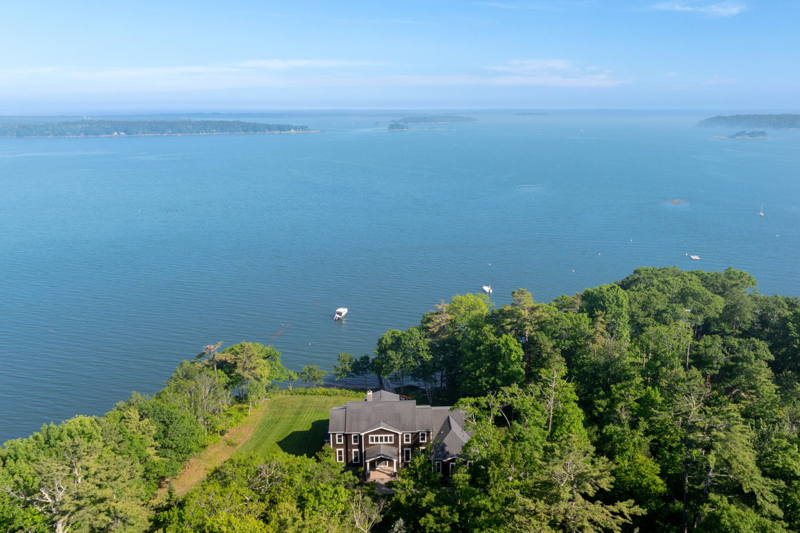 675 Wolfe's Neck Road Freeport