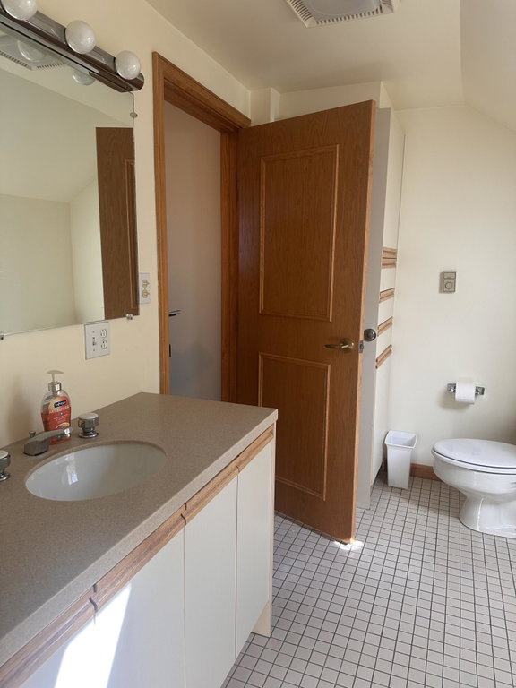 Upstairs Bath 1