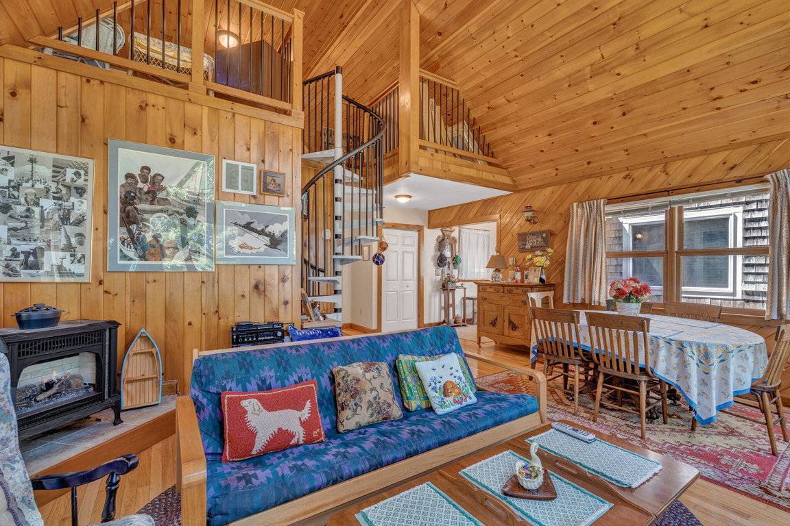28-web-or-mls-142-e-point-rd