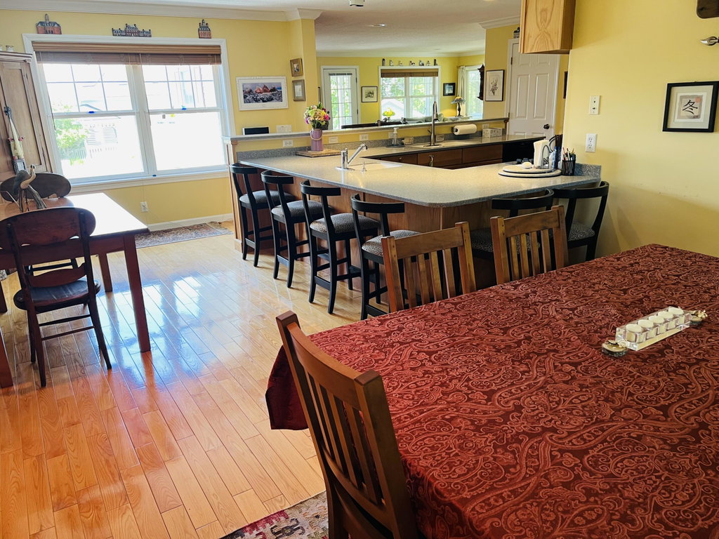 Dining/Kitchen