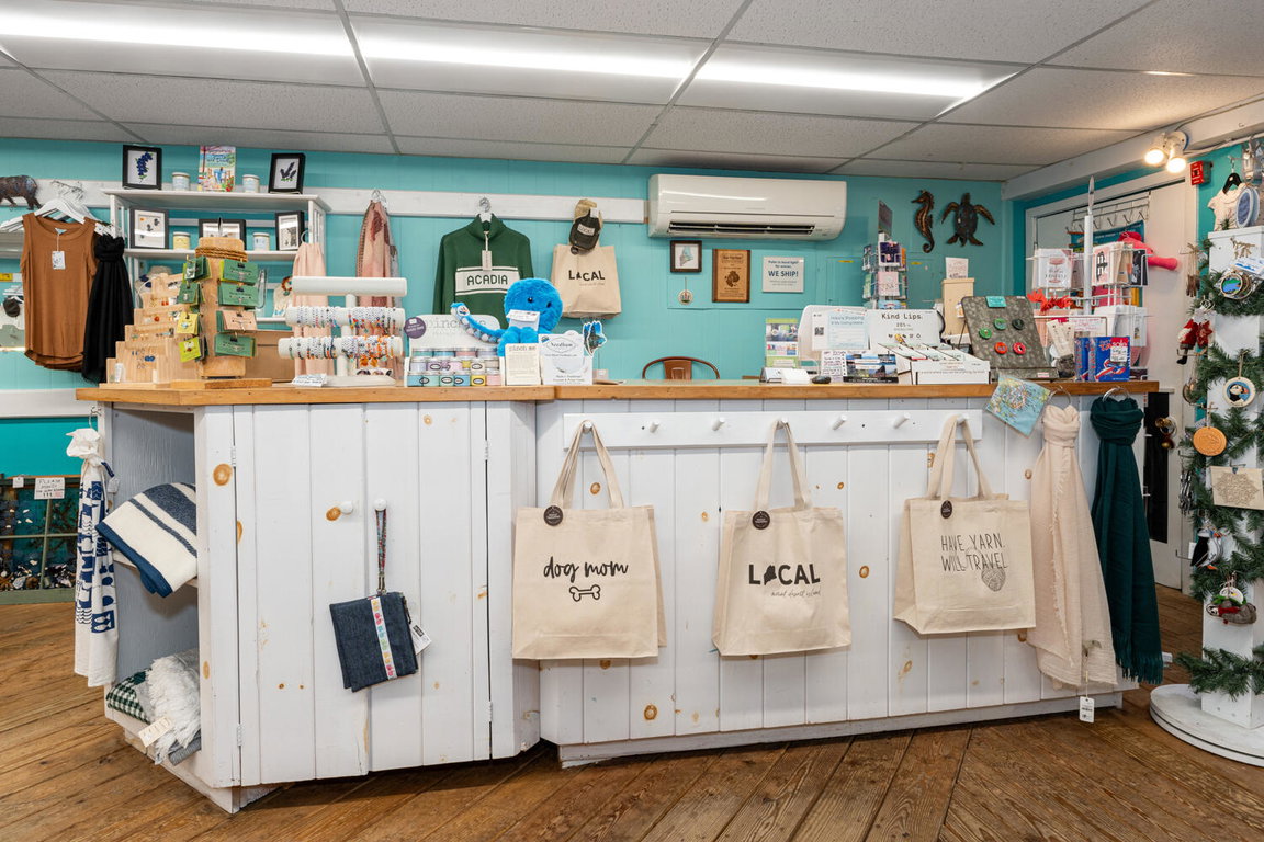 RETAIL SPACE 5