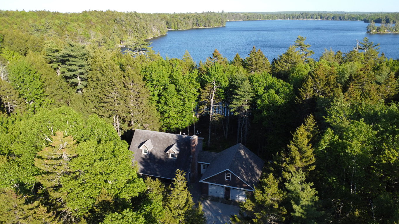 10 Hemlock Point Northfield