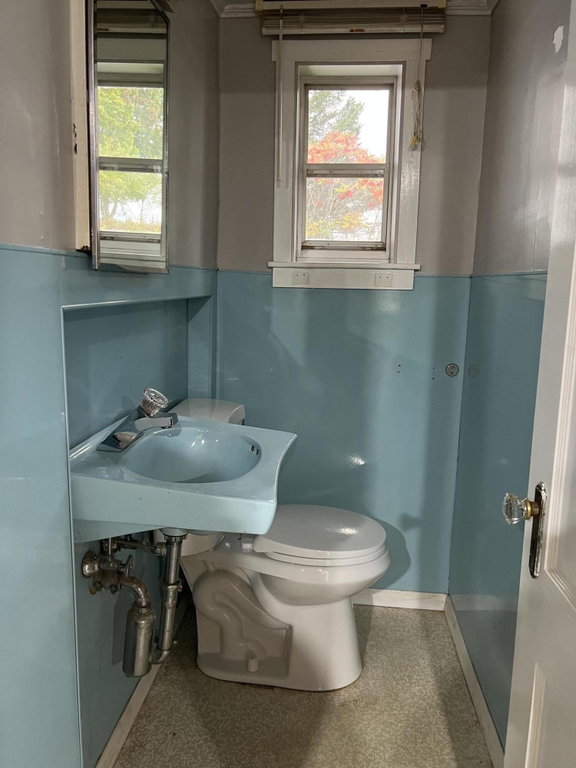 1/2 bath