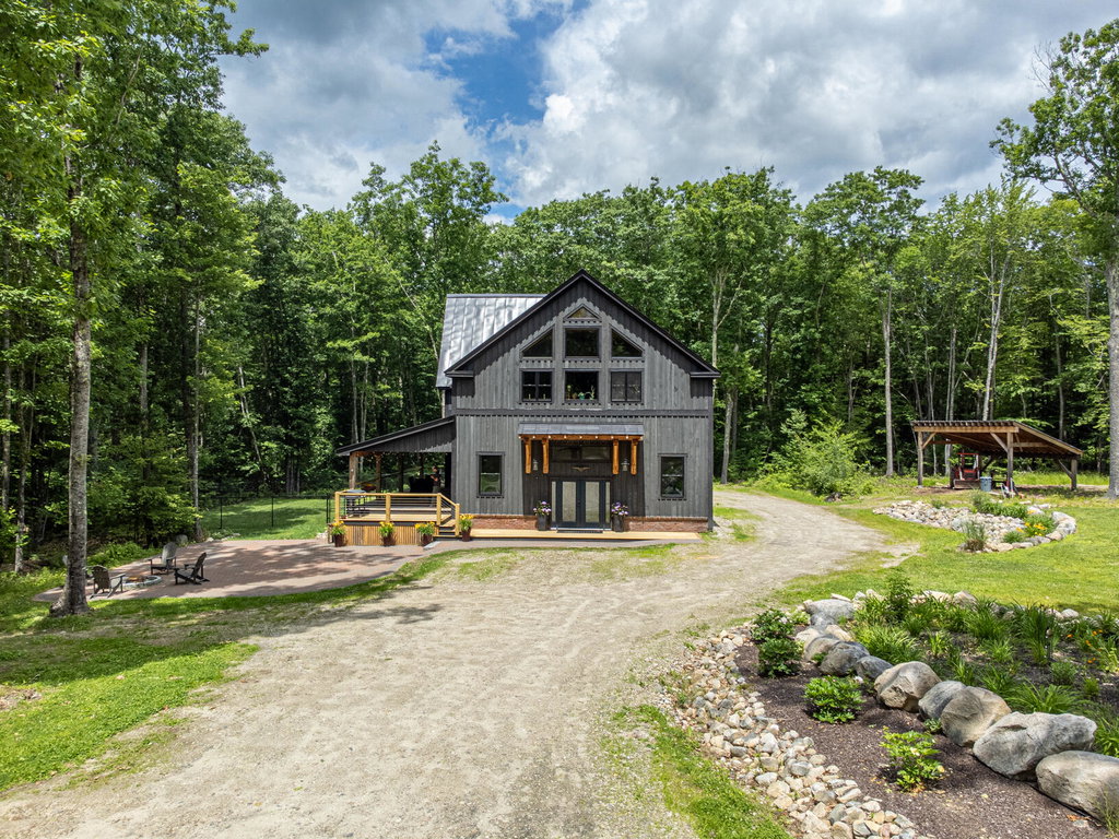 120 River Road Standish