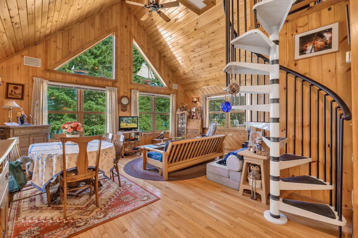 25-web-or-mls-142-e-point-rd