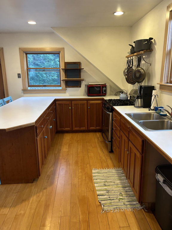 apt kitchen